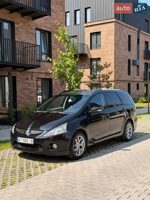 Мінівен Mitsubishi Grandis 2008 в 