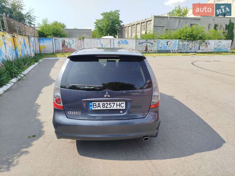 Мінівен Mitsubishi Grandis 2007 в Кременчуці