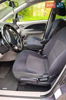 Минивэн Mitsubishi Grandis 2008 в 