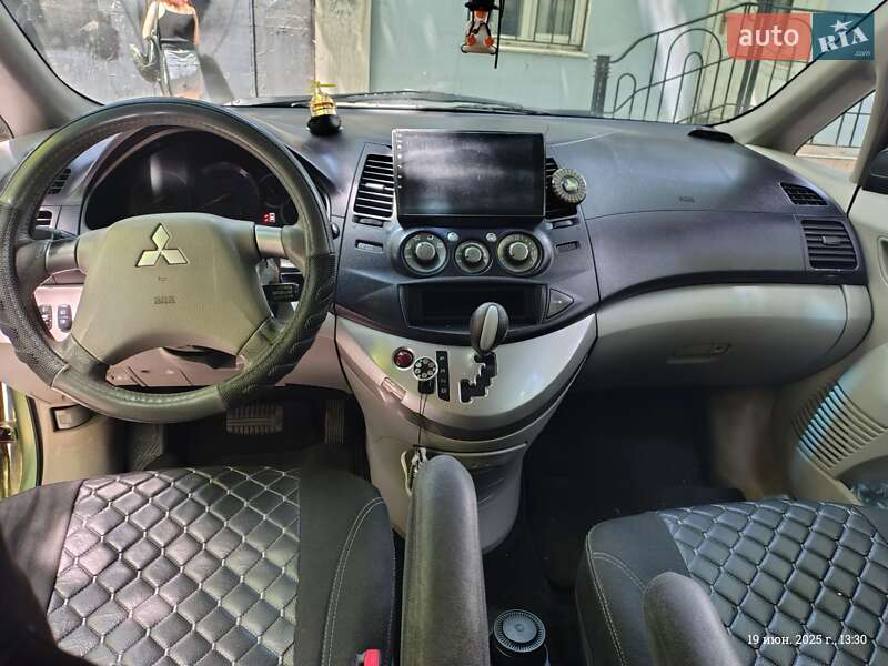 Минивэн Mitsubishi Grandis 2004 в Одессе