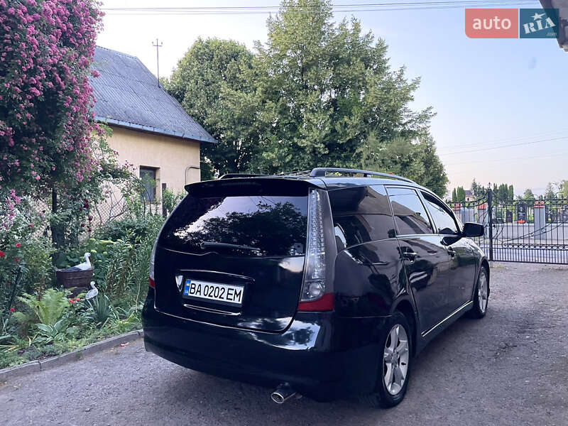 Мінівен Mitsubishi Grandis 2005 в Чернівцях