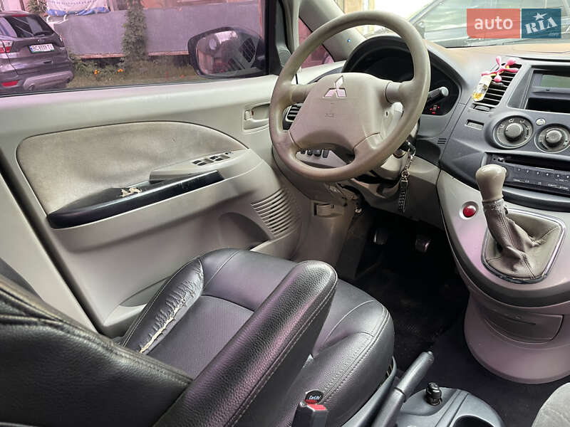 Мінівен Mitsubishi Grandis 2005 в Чернівцях