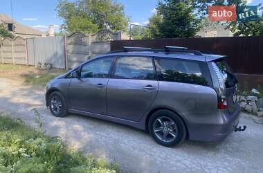 Минивэн Mitsubishi Grandis 2004 в 