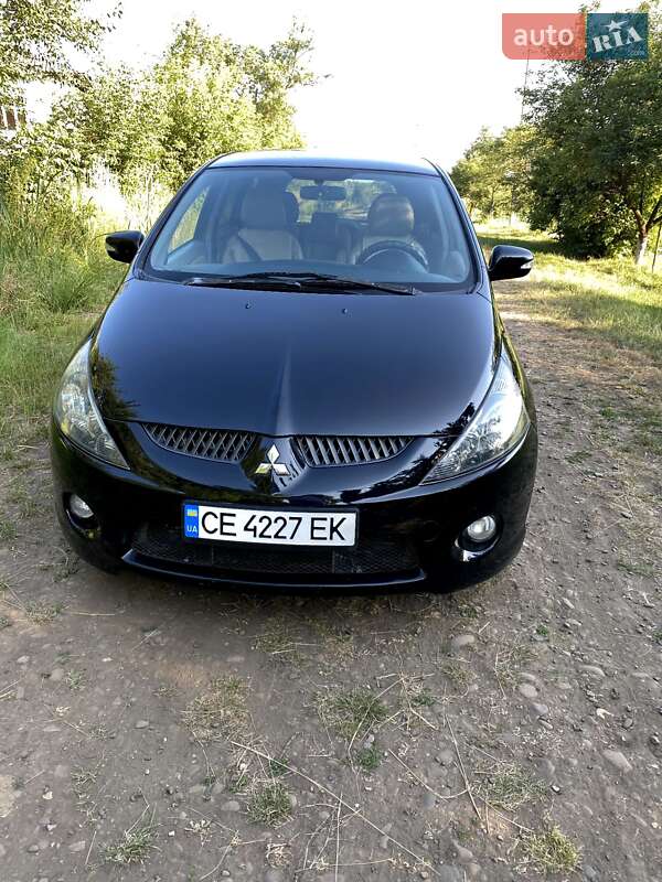 Минивэн Mitsubishi Grandis 2005 в Обертине