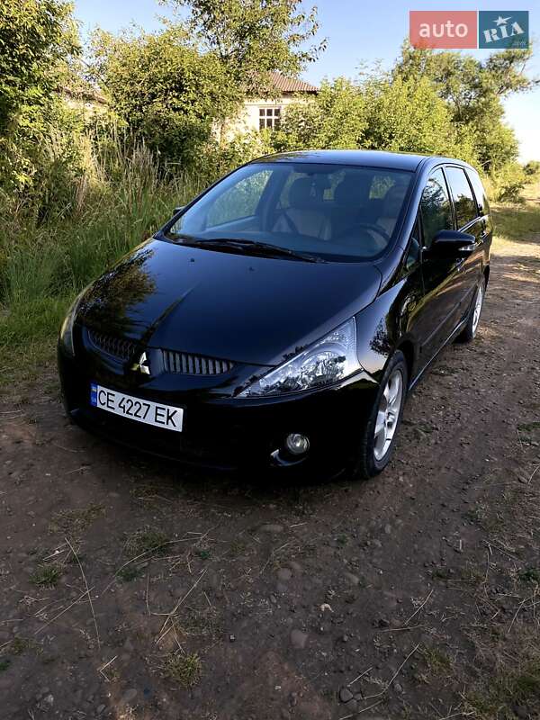 Минивэн Mitsubishi Grandis 2005 в Обертине