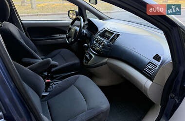 Минивэн Mitsubishi Grandis 2006 в 