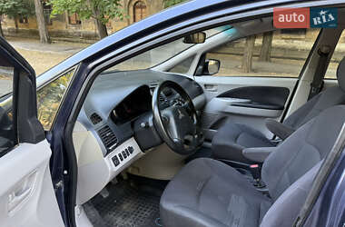 Минивэн Mitsubishi Grandis 2006 в 