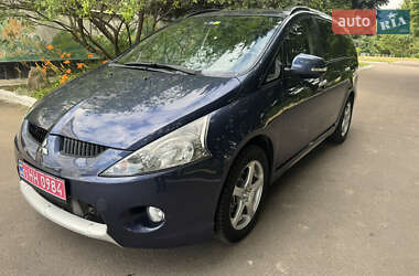 Минивэн Mitsubishi Grandis 2010 в 
