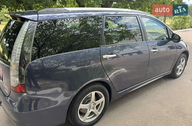 Минивэн Mitsubishi Grandis 2010 в 
