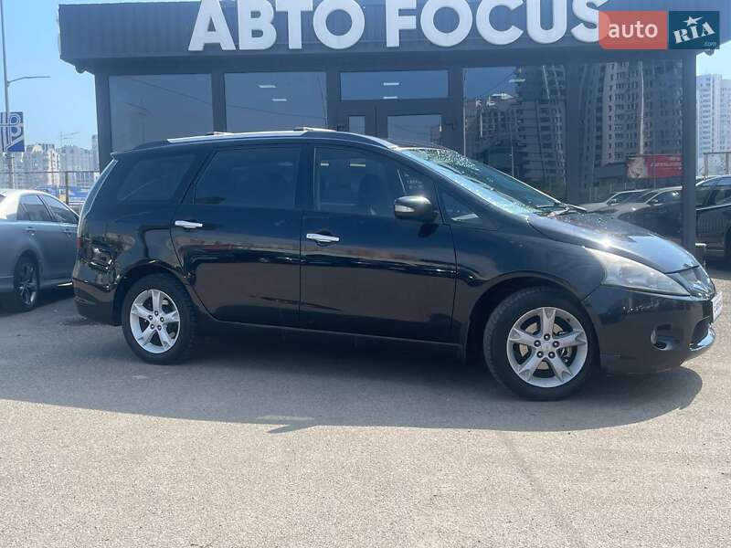 Минивэн Mitsubishi Grandis 2008 в Киеве