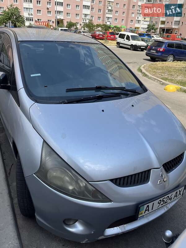 Mitsubishi Grandis 2006