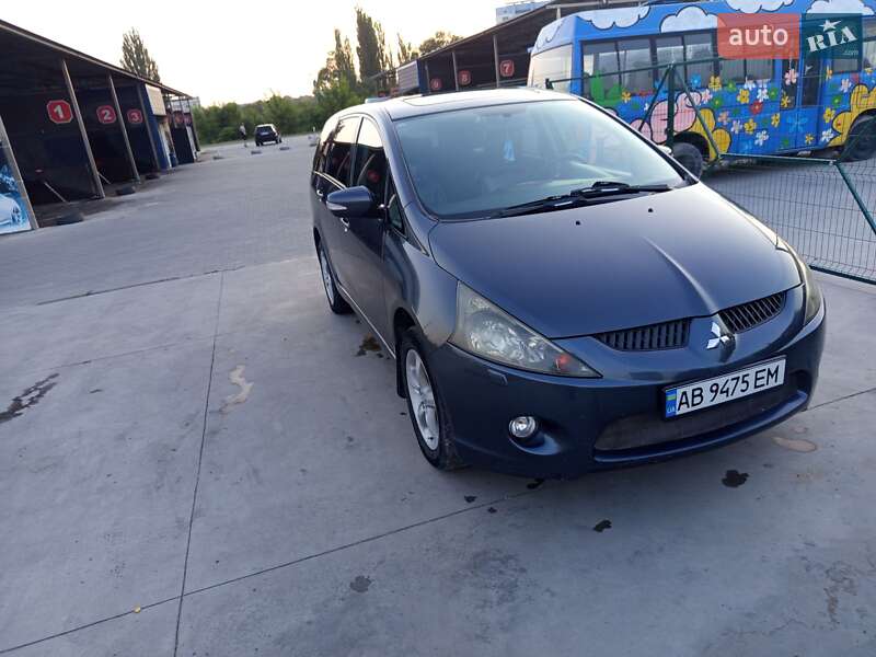 Минивэн Mitsubishi Grandis 2006 в Каменец-Подольском