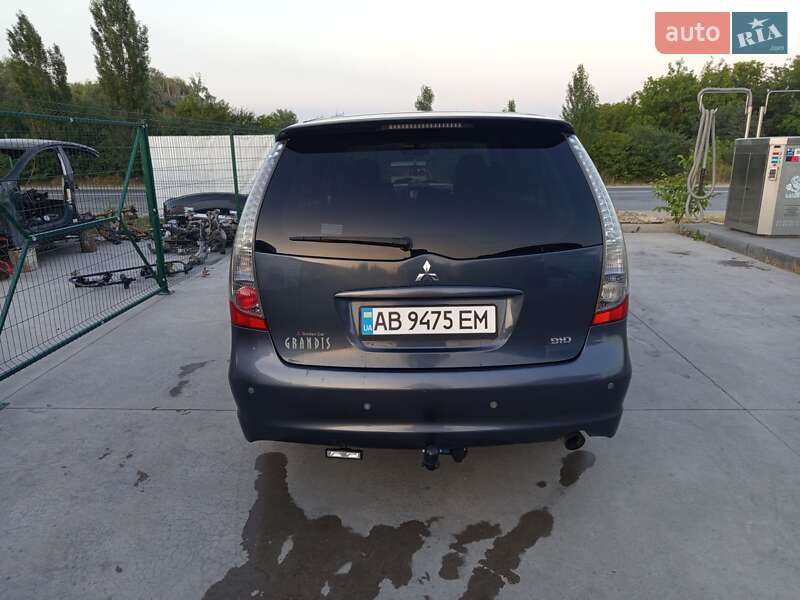 Минивэн Mitsubishi Grandis 2006 в Каменец-Подольском