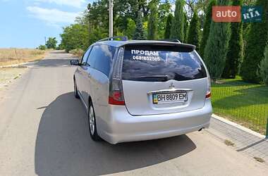 Минивэн Mitsubishi Grandis 2005 в 