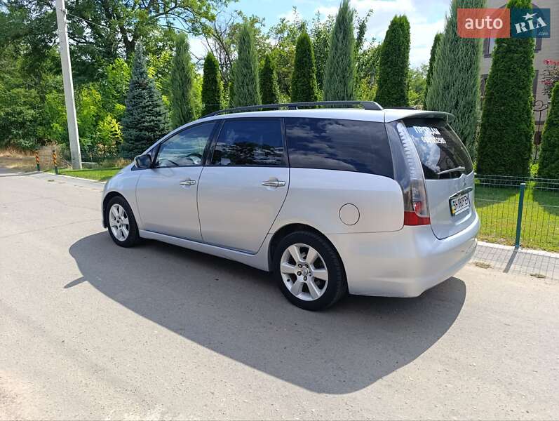Mitsubishi Grandis 2005