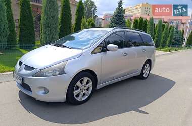 Минивэн Mitsubishi Grandis 2005 в 