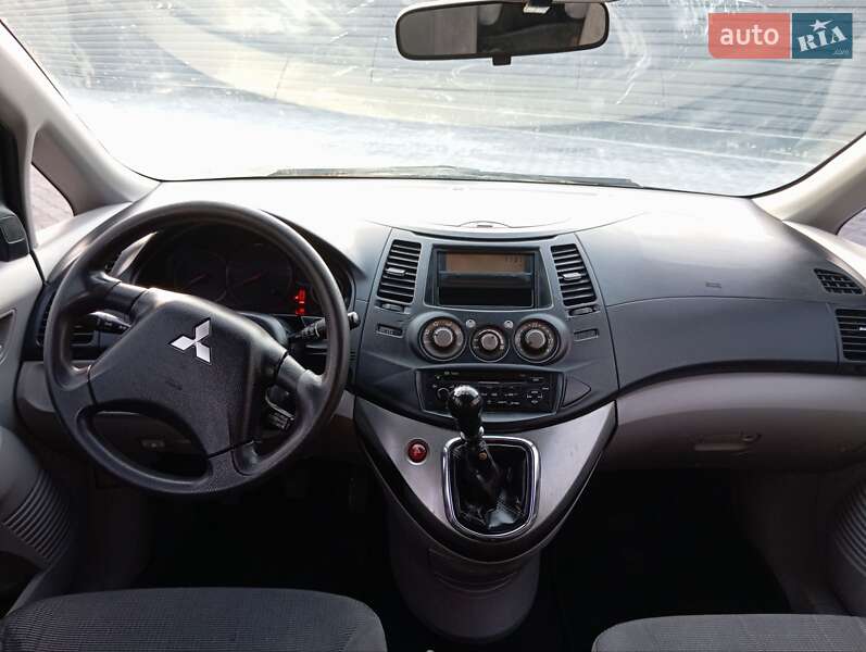 Мінівен Mitsubishi Grandis 2009 в Кам'янець-Подільському