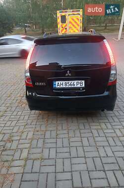 Мінівен Mitsubishi Grandis 2005 в 