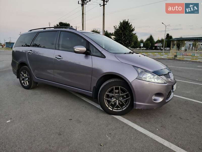Mitsubishi Grandis 2006