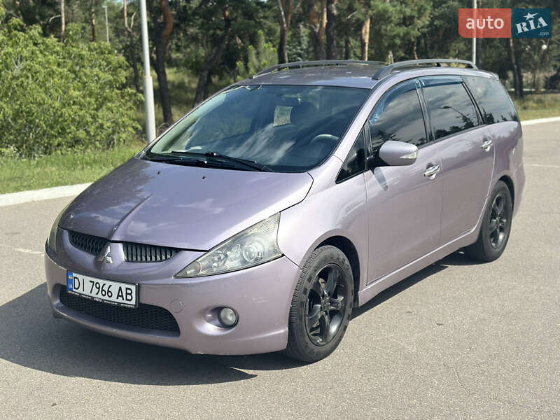 Mitsubishi Grandis 2005