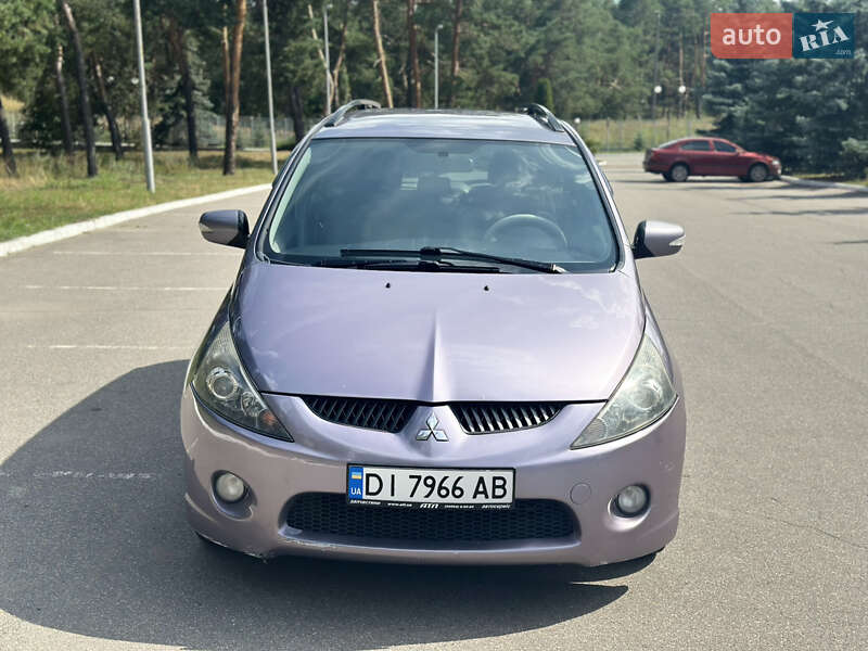 Mitsubishi Grandis 2005