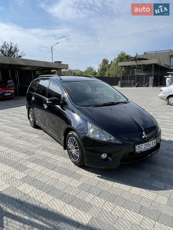 Минивэн Mitsubishi Grandis 2006 в Ужгороде