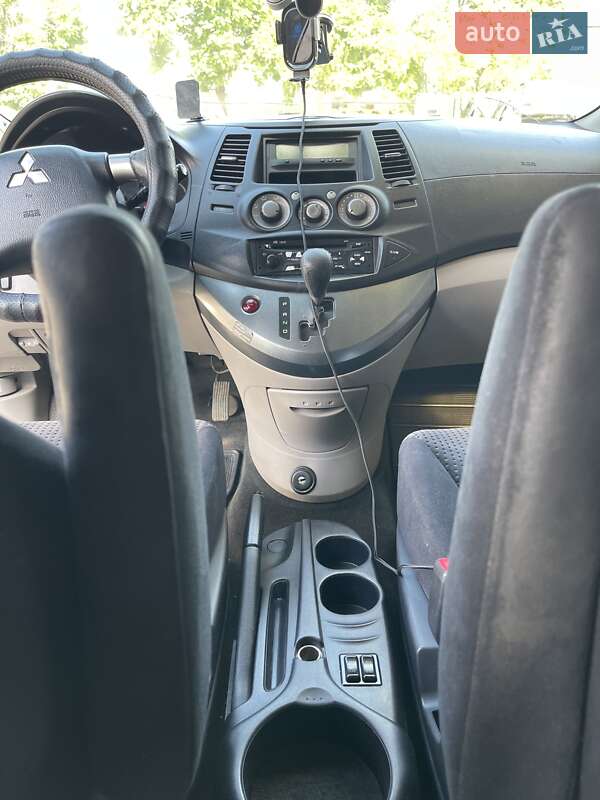 Минивэн Mitsubishi Grandis 2006 в Ужгороде