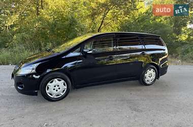 Минивэн Mitsubishi Grandis 2008 в 