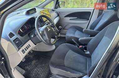 Минивэн Mitsubishi Grandis 2008 в 