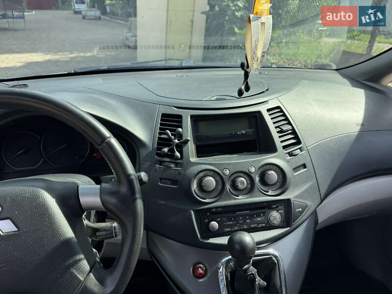 Минивэн Mitsubishi Grandis 2006 в Черновцах