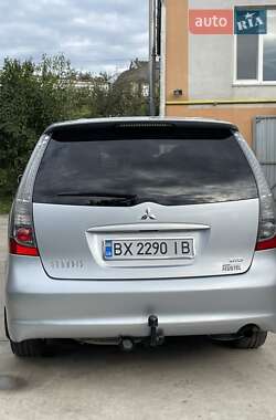 Минивэн Mitsubishi Grandis 2007 в 
