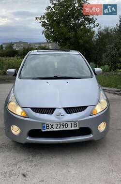 Минивэн Mitsubishi Grandis 2007 в 