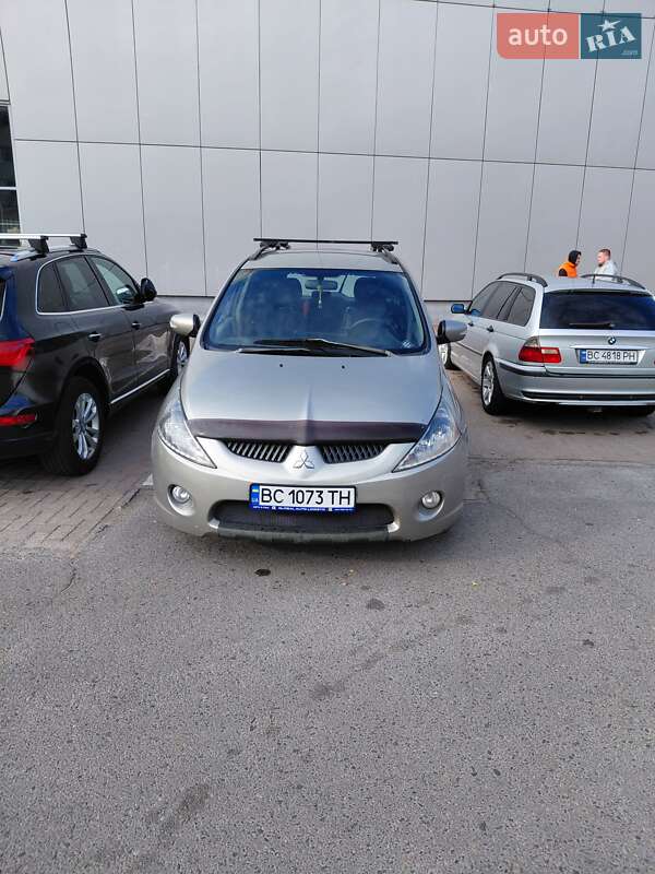 Mitsubishi Grandis 2006