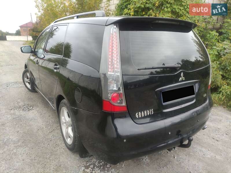 Минивэн Mitsubishi Grandis 2005 в Звягеле фото 7 Минивэн Mitsubishi Grandis 2005 в Звягеле