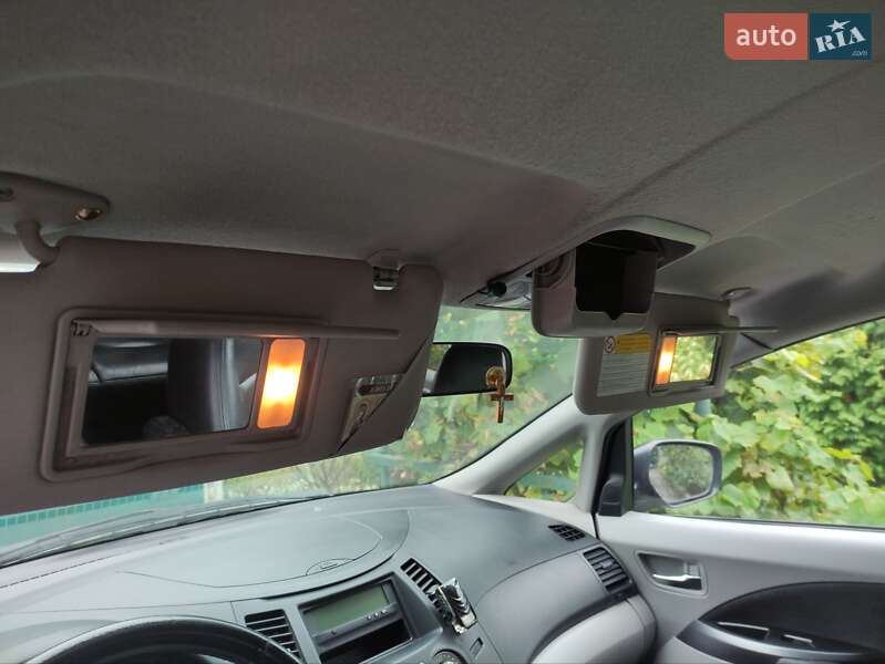 Минивэн Mitsubishi Grandis 2005 в Звягеле фото 16 Минивэн Mitsubishi Grandis 2005 в Звягеле