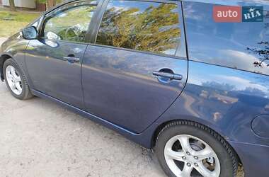 Минивэн Mitsubishi Grandis 2005 в 