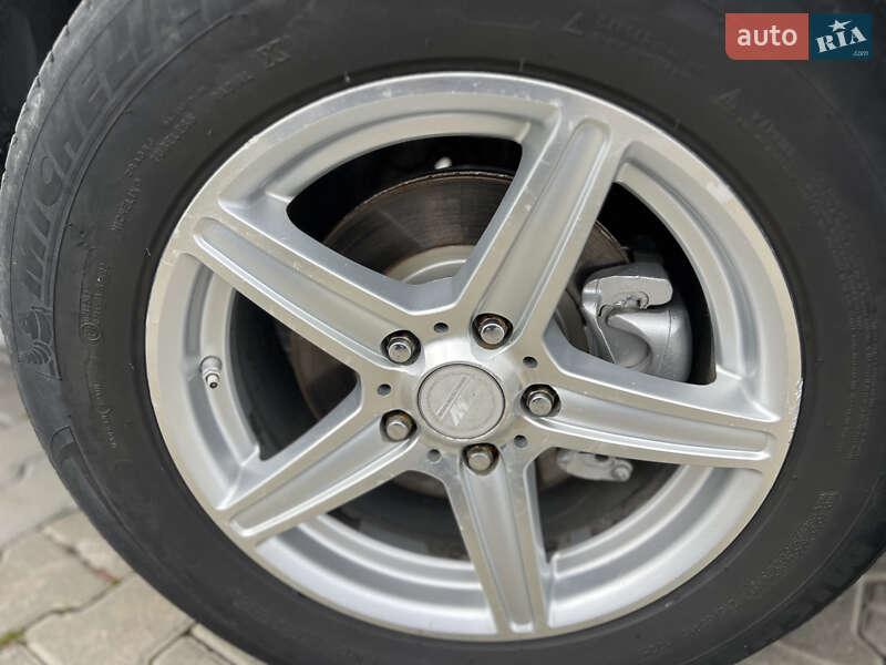 Мінівен Mitsubishi Grandis 2008 в Чернівцях