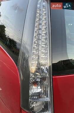 Минивэн Mitsubishi Grandis 2007 в 