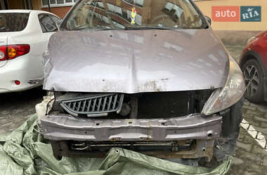Минивэн Mitsubishi Grandis 2006 в 