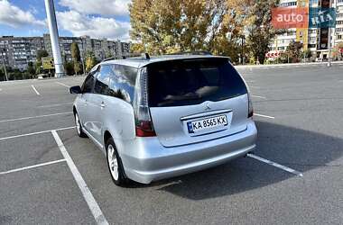 Минивэн Mitsubishi Grandis 2005 в 