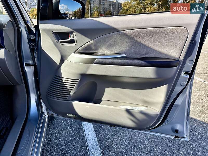 Минивэн Mitsubishi Grandis 2005 в Киеве фото 19 Минивэн Mitsubishi Grandis 2005 в Киеве