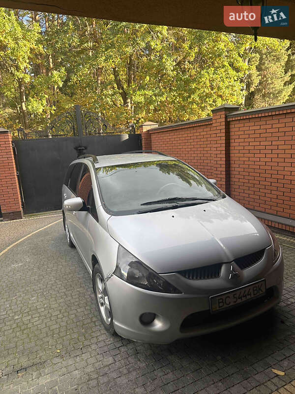 Мінівен Mitsubishi Grandis 2004 в Львові фото 2 Мінівен Mitsubishi Grandis 2004 в Львові