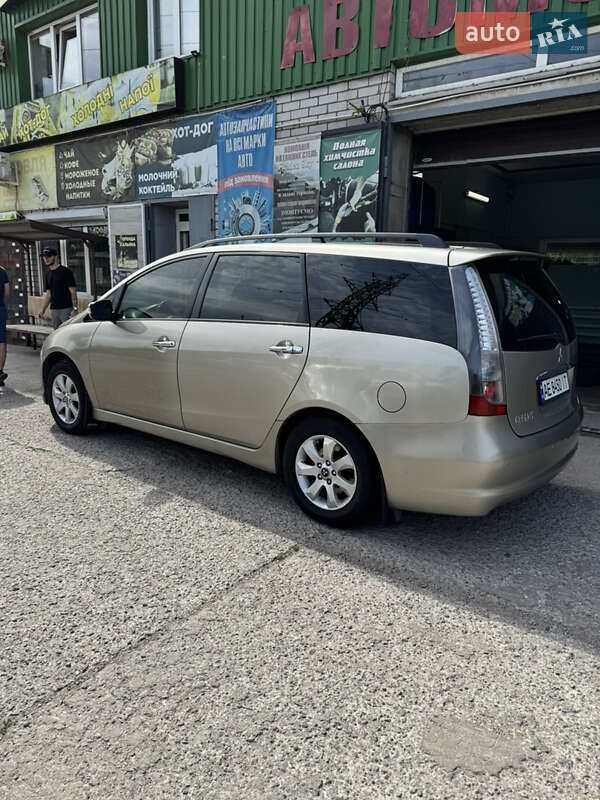 Мінівен Mitsubishi Grandis 2007 в Кам'янському