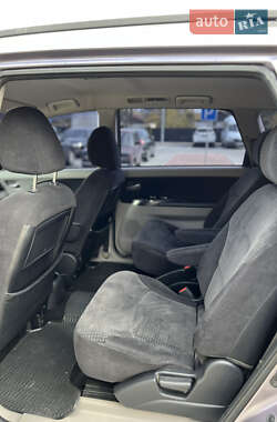Минивэн Mitsubishi Grandis 2006 в  фото 8 Минивэн Mitsubishi Grandis 2006 в