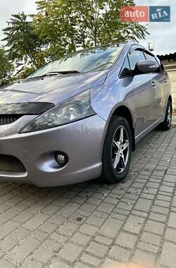 Минивэн Mitsubishi Grandis 2006 в  фото 9 Минивэн Mitsubishi Grandis 2006 в