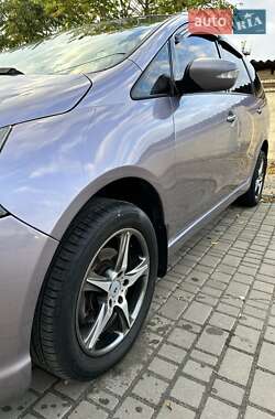 Минивэн Mitsubishi Grandis 2006 в  фото 12 Минивэн Mitsubishi Grandis 2006 в