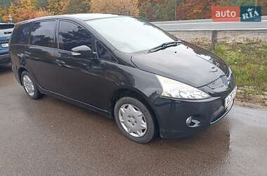 Минивэн Mitsubishi Grandis 2008 в 