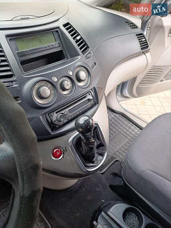 Минивэн Mitsubishi Grandis 2006 в Хмельнике фото 13 Минивэн Mitsubishi Grandis 2006 в Хмельнике