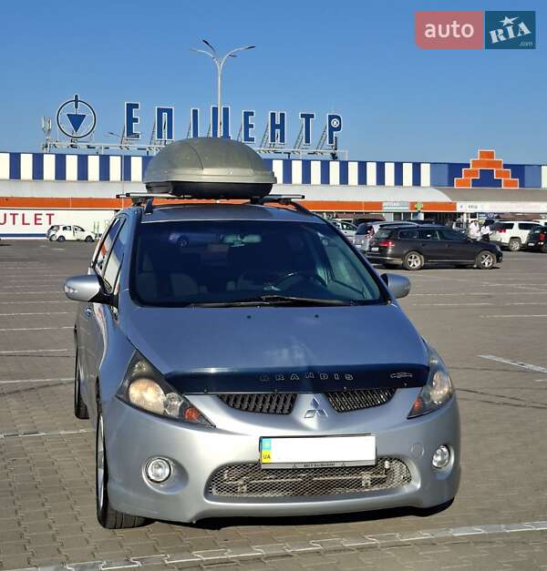 Минивэн Mitsubishi Grandis 2006 в Черновцах