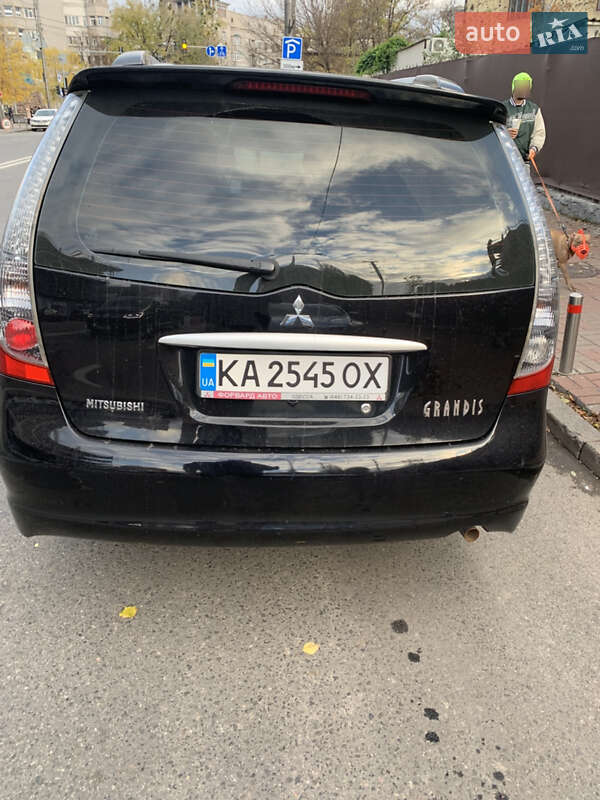 Минивэн Mitsubishi Grandis 2008 в Киеве